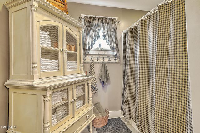 285 Princeton Gardens Drive, Johnson City, TN 37601