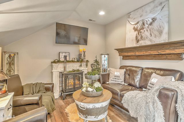 285 Princeton Gardens Drive, Johnson City, TN 37601
