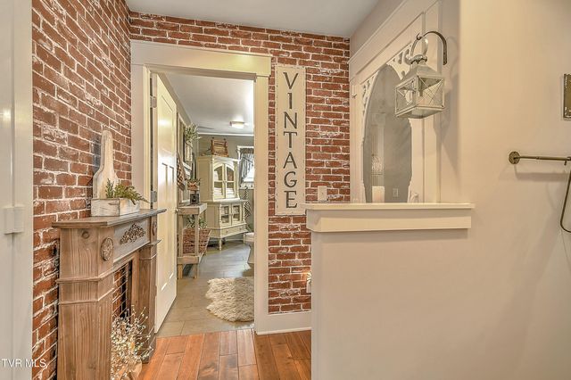 285 Princeton Gardens Drive, Johnson City, TN 37601