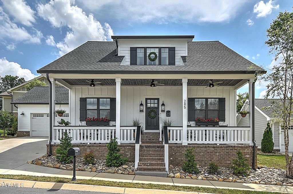 285 Princeton Gardens Drive, Johnson City, TN 37601