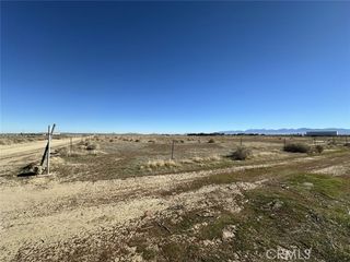 0 COR AVE H4 NOG 48 STE, Lancaster, CA 93535