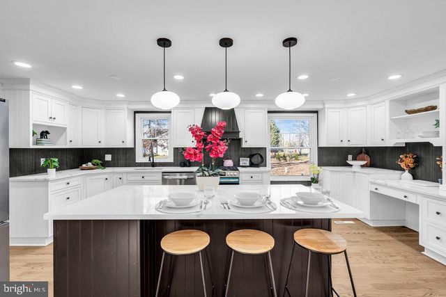 2800 PERNA LN, Vineland, NJ 08361