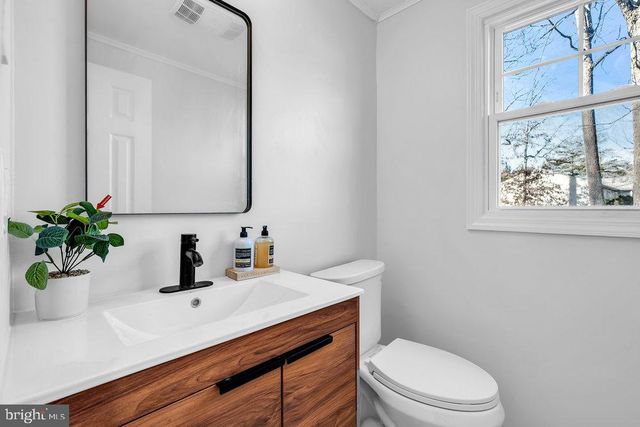 2800 PERNA LN, Vineland, NJ 08361