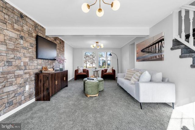 2800 PERNA LN, Vineland, NJ 08361