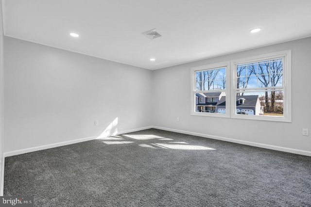 2800 PERNA LN, Vineland, NJ 08361