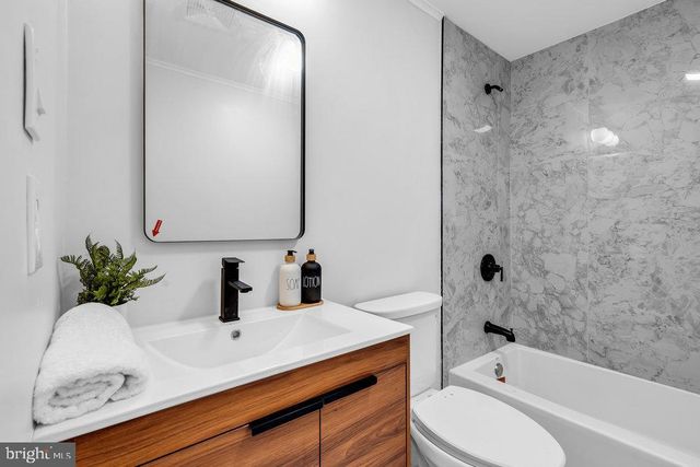 2800 PERNA LN, Vineland, NJ 08361