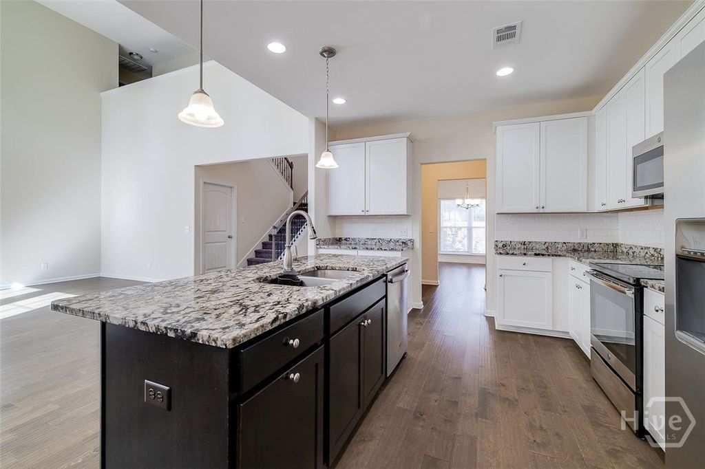 Image 11 of property listing at 801 Walthour Drive, Rincon, GA 31326
