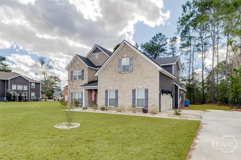 Image 3 of property listing at 801 Walthour Drive, Rincon, GA 31326