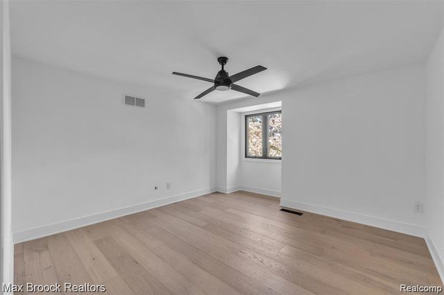 7244 Lahser Road, Bloomfield Hills, MI 48301