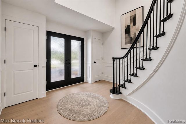 7244 Lahser Road, Bloomfield Hills, MI 48301