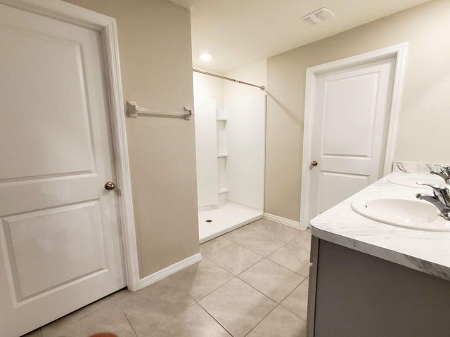 1014 GOLDEN SHINER AVENUE, Ruskin, FL 33570