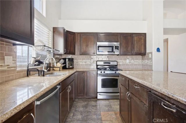 3802 Windflower Avenue, Bakersfield, CA 93313