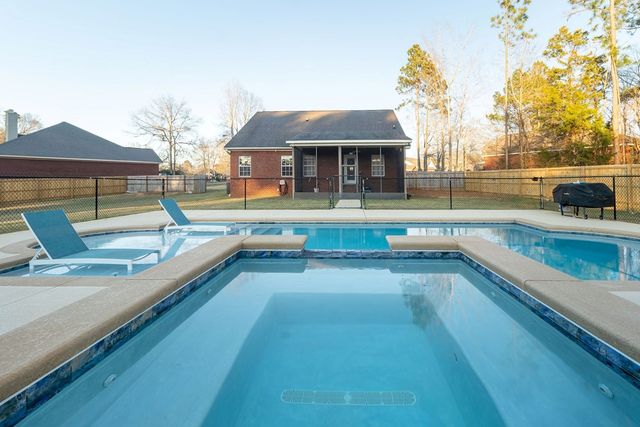 612 Frankfort, Dothan, AL 36305
