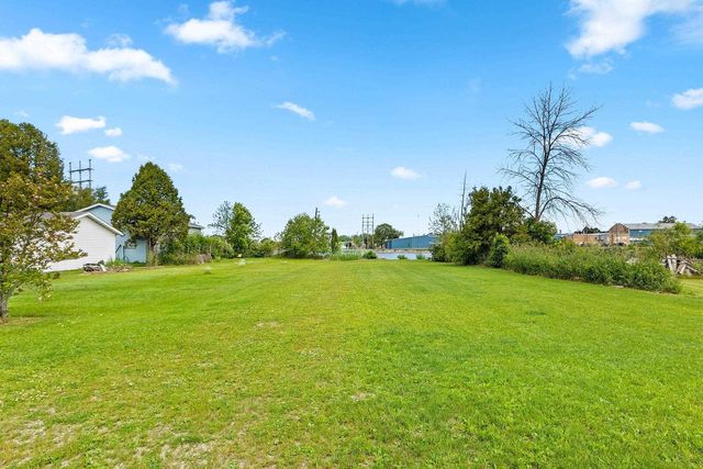 1411 SCHOOL STREET, Two Rivers, WI 54241