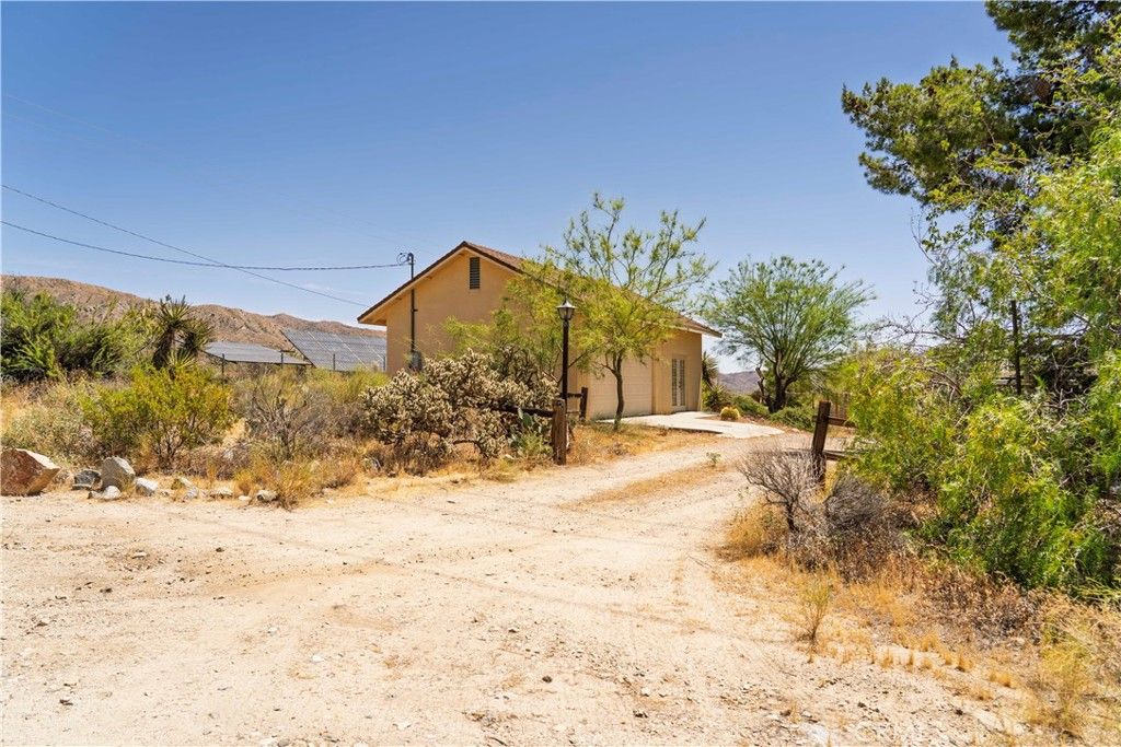 Image 6 of property listing at 9215 Encelia, Morongo Valley, CA 92256