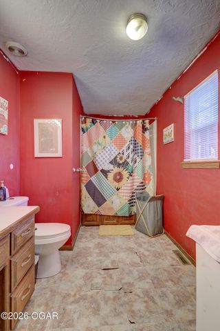 8800 SE 72nd Terrace, Baxter Springs, KS 66713