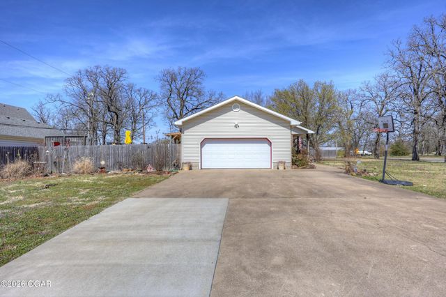 8800 SE 72nd Terrace, Baxter Springs, KS 66713