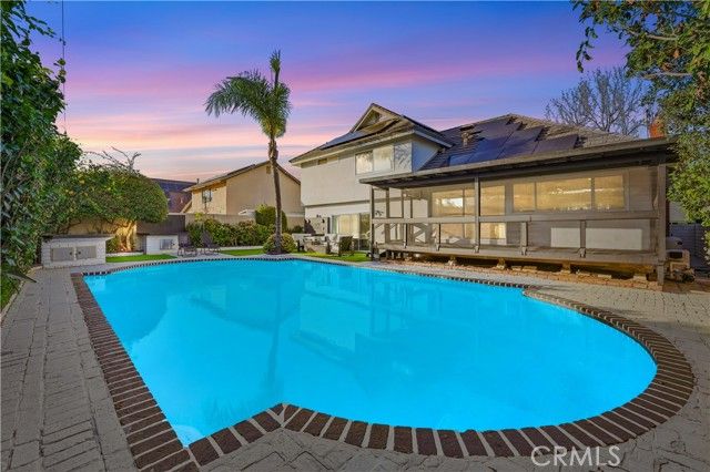 511 Sturgeon Drive, Costa Mesa, CA 92626