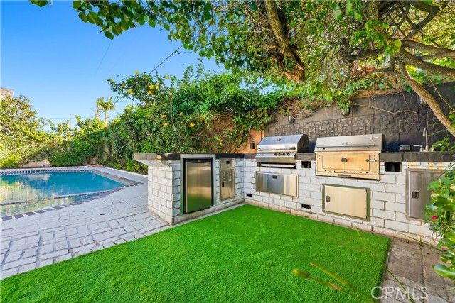 511 Sturgeon Drive, Costa Mesa, CA 92626