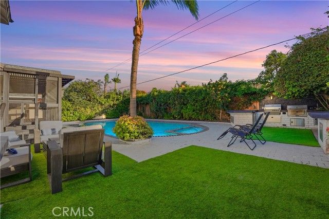 511 Sturgeon Drive, Costa Mesa, CA 92626