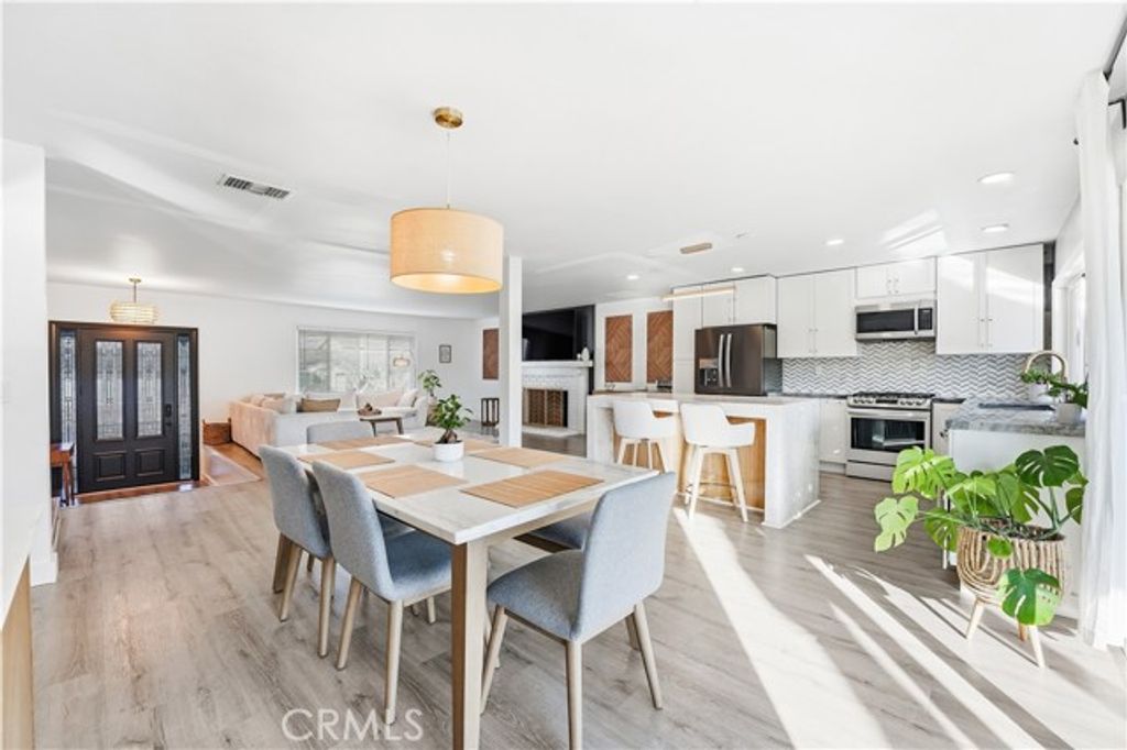 511 Sturgeon Drive, Costa Mesa, CA 92626