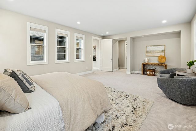 8784 NE Winslow Grove Ct, Bainbridge Island, WA 98110