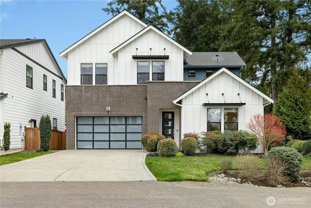 8784 NE Winslow Grove Ct, Bainbridge Island, WA 98110