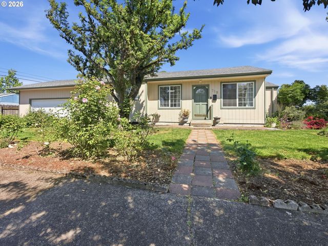 719 18TH St, Springfield, OR 97477