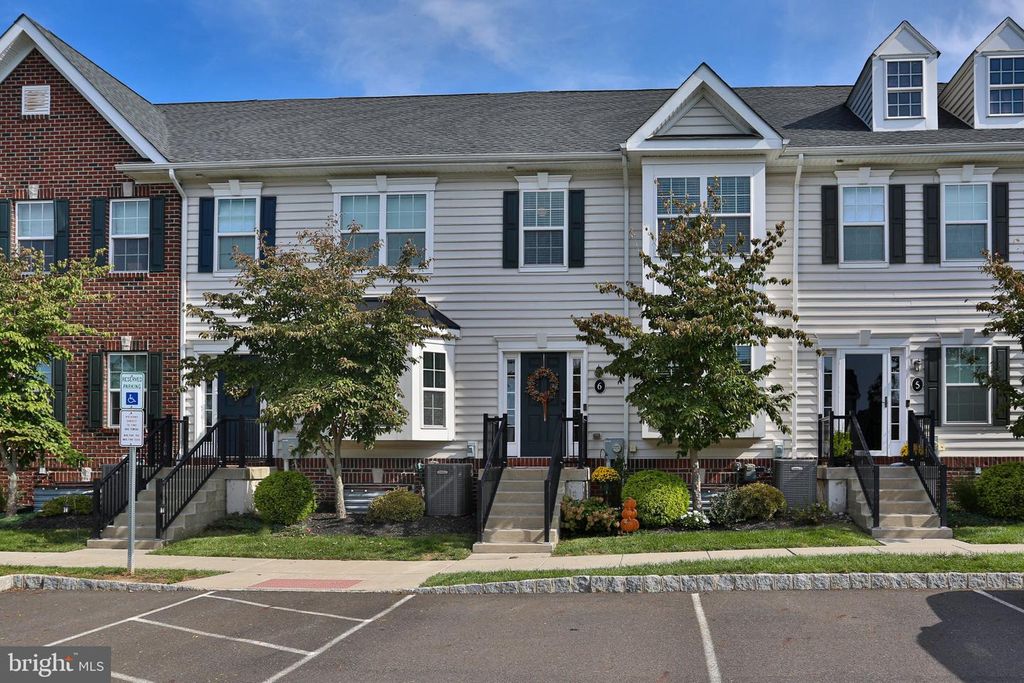 3799 JACOB STOUT RD #6, DOYLESTOWN, PA 18902 — exterior