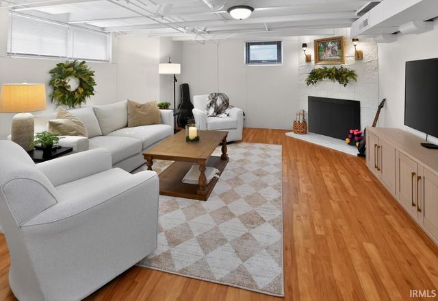 1901 Greenleaf Boulevard, Elkhart, IN 46514