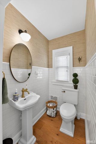 1901 Greenleaf Boulevard, Elkhart, IN 46514