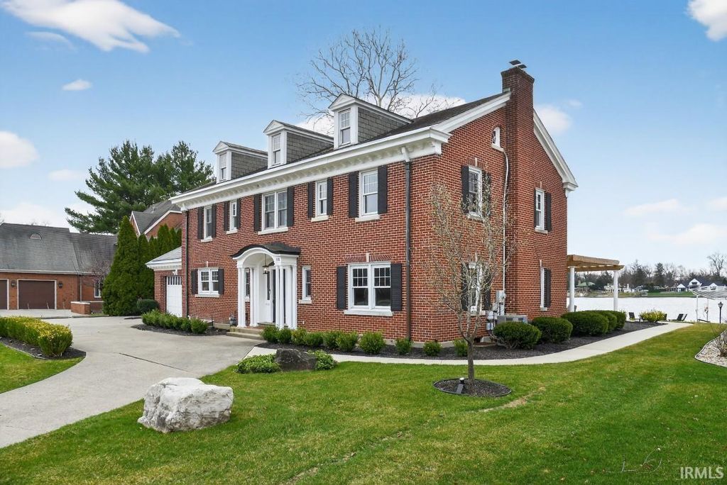 1901 Greenleaf Boulevard, Elkhart, IN 46514