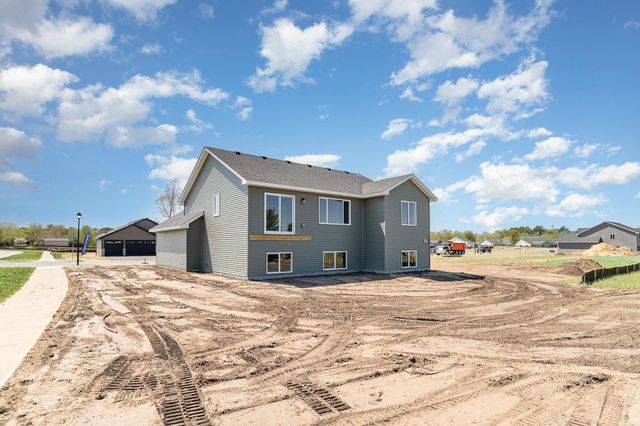 718 Margaret Lane NE, Isanti, MN 55040