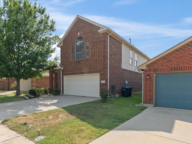 12129 Walden Wood Drive, Fort Worth, TX 76244