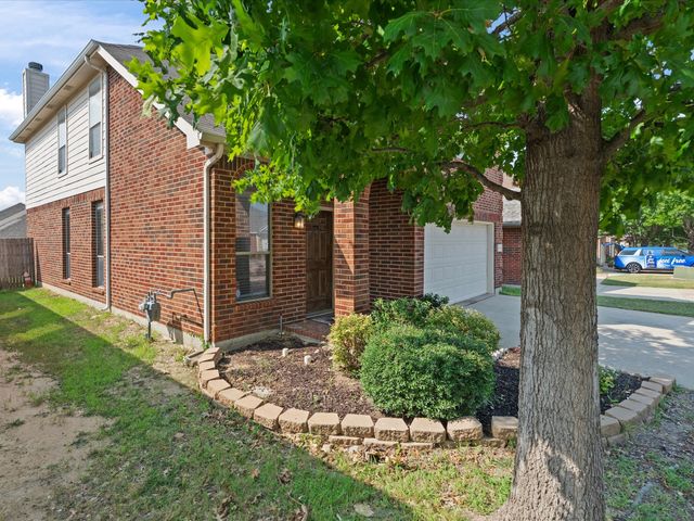 12129 Walden Wood Drive, Fort Worth, TX 76244