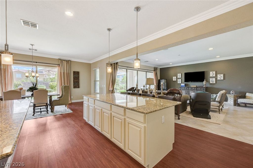 Image 11 of property listing at 15 Bel Air Greens Circle, Las Vegas, NV 89141