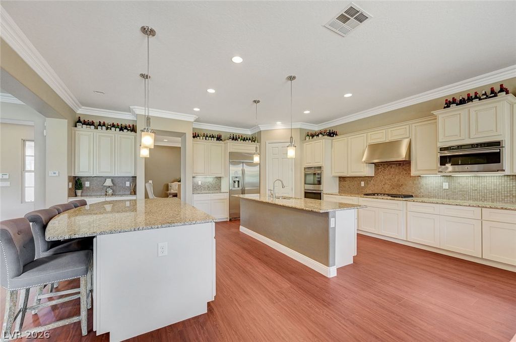 Image 12 of property listing at 15 Bel Air Greens Circle, Las Vegas, NV 89141