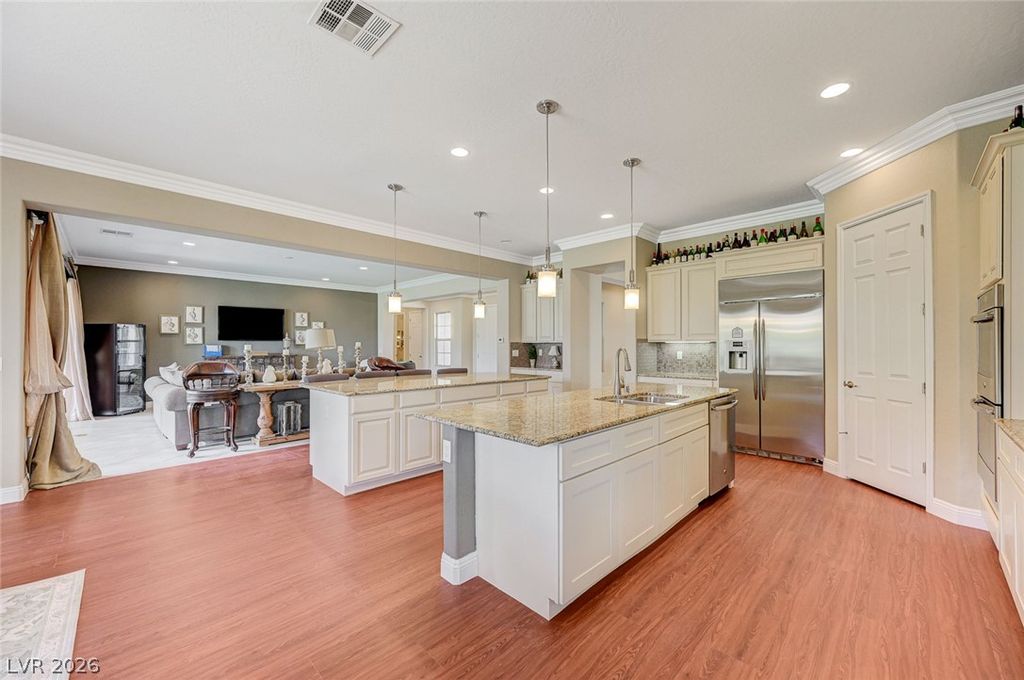 Image 14 of property listing at 15 Bel Air Greens Circle, Las Vegas, NV 89141