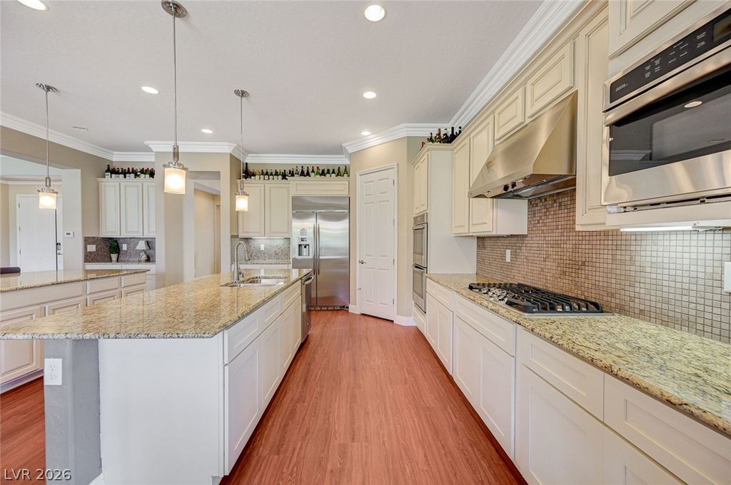 Image 15 of property listing at 15 Bel Air Greens Circle, Las Vegas, NV 89141