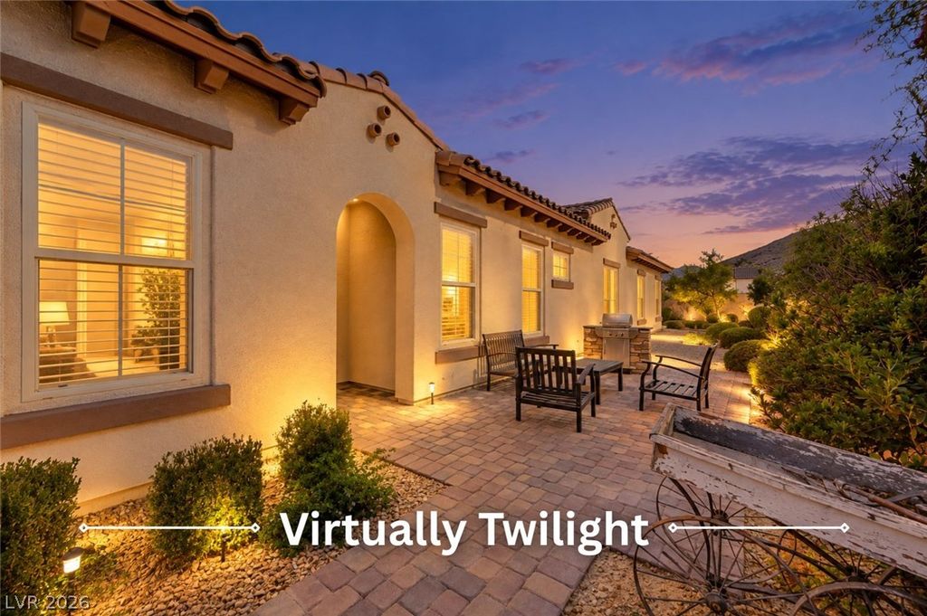 Image 3 of property listing at 15 Bel Air Greens Circle, Las Vegas, NV 89141