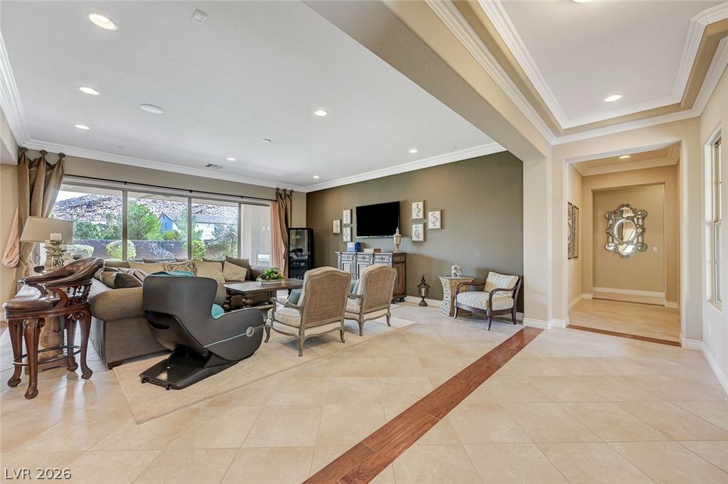Image 6 of property listing at 15 Bel Air Greens Circle, Las Vegas, NV 89141