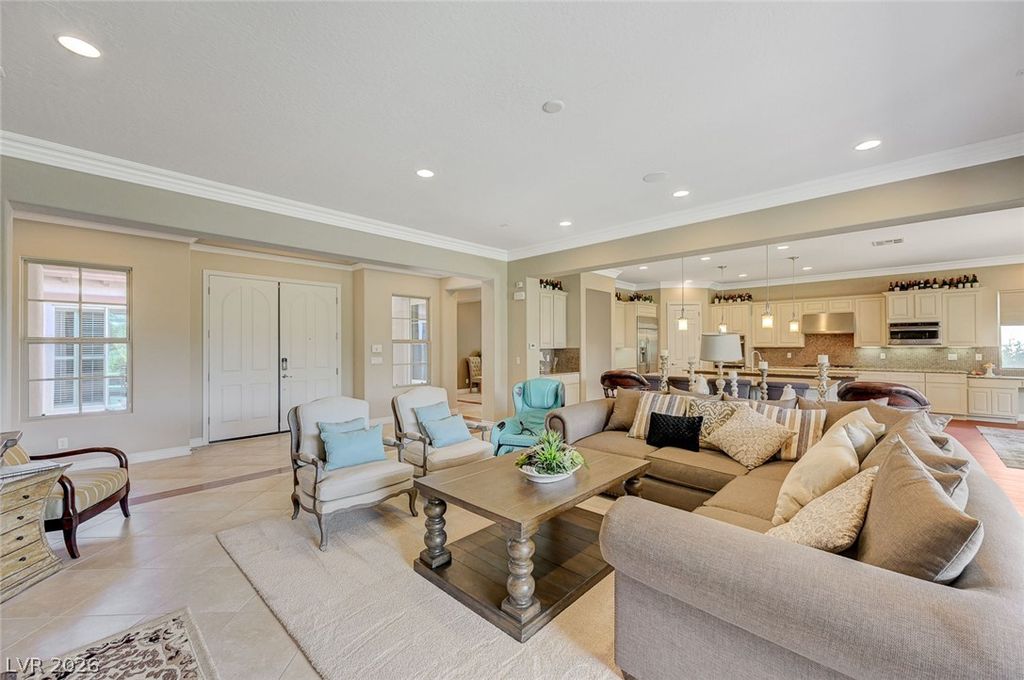 Image 8 of property listing at 15 Bel Air Greens Circle, Las Vegas, NV 89141