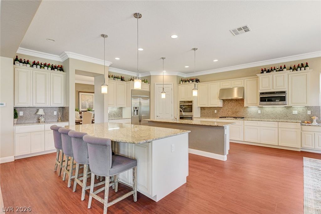 Image 9 of property listing at 15 Bel Air Greens Circle, Las Vegas, NV 89141