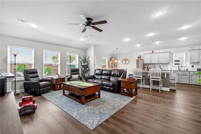 6702 SW Chalkstone Road, Bentonville, AR 72713