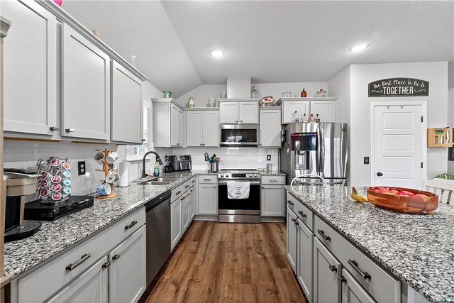 6702 SW Chalkstone Road, Bentonville, AR 72713
