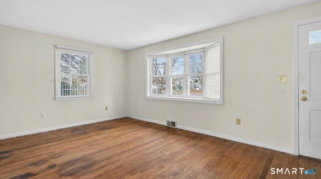 98 Oregon Avenue South, Milford, CT 06460