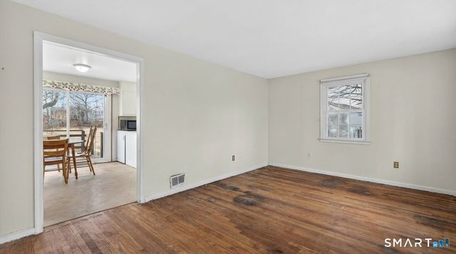 98 Oregon Avenue South, Milford, CT 06460