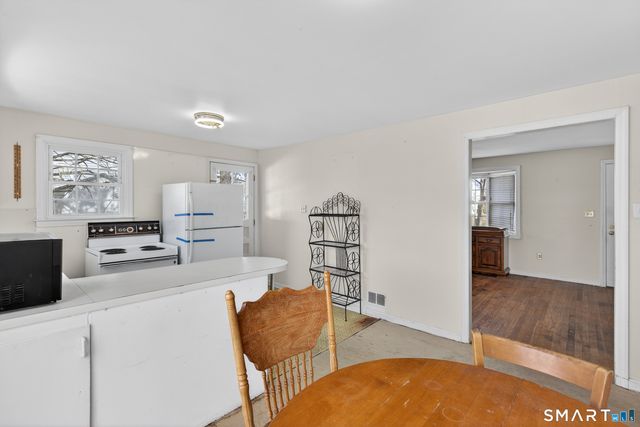 98 Oregon Avenue South, Milford, CT 06460