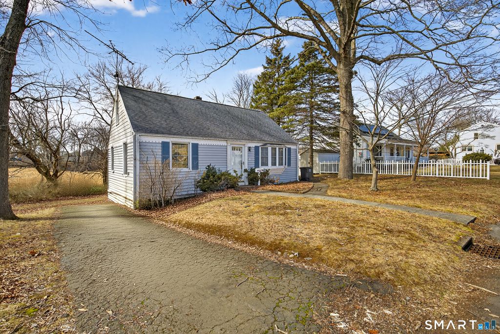 98 Oregon Avenue South, Milford, CT 06460