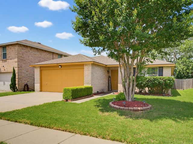 5053 Village Stone Court, Fort Worth, TX 76179